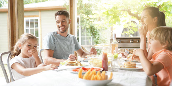 Image for Can I claim the child tax credit as a U.S. citizen living abroad?
