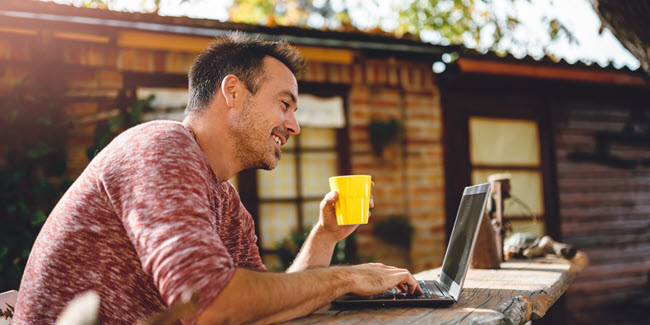 U.S. expat filing state taxes online while living abroad